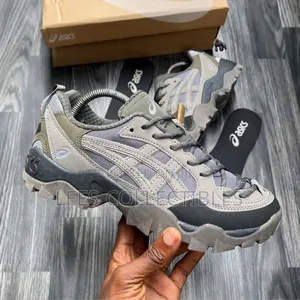 Quality Asics Sneakers