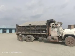3⁄4 Chippings Available