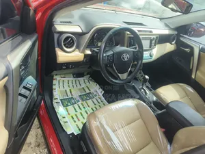 Toyota RAV4 2014 Red