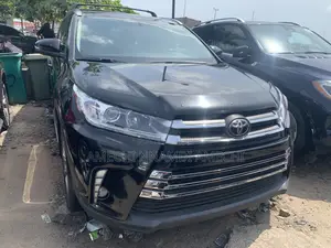 Toyota Highlander Limited Platinum 4dr SUV AWD (3.5L 6cyl 6A) 2015