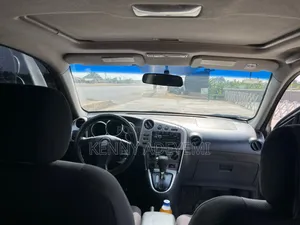 Photo - Toyota Matrix 2004 Brown