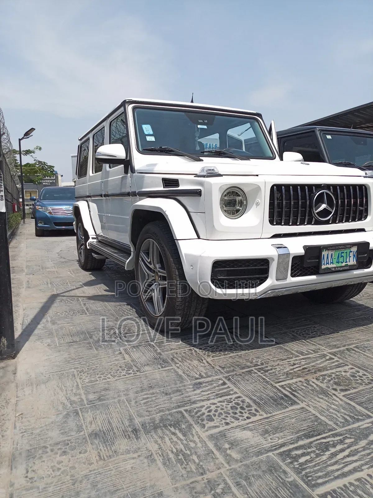 Mercedes-Benz G-Class 2011 White