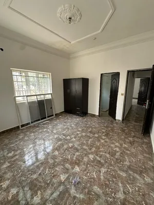 2bdrm Block of Flats in In An Estate Around for rent