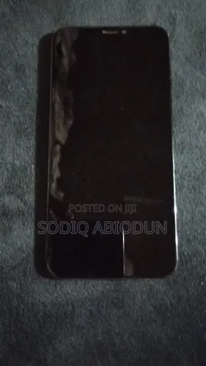 Photo - iPhone X Screen