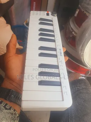 Photo - M-vave Studio Mini Keyboard