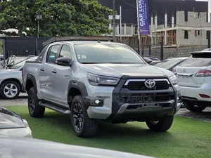 New Toyota Hilux 2024 Silver
