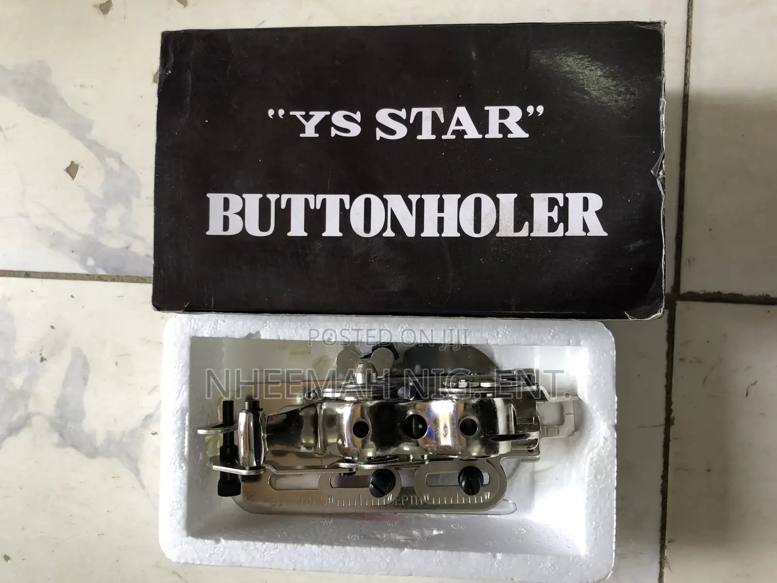 Manual Sewing Button Holder