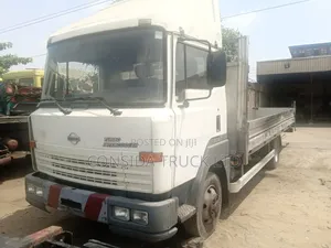 Nissan Cabstar Truck White 1998