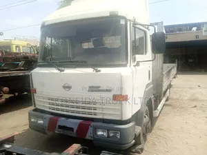 Nissan Cabstar Truck White 1998