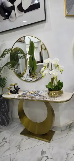 Mirror Stand