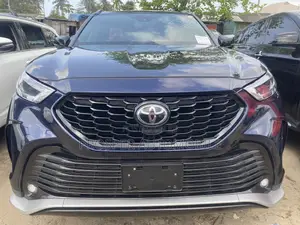 Toyota Highlander XSE 2021 Blue
