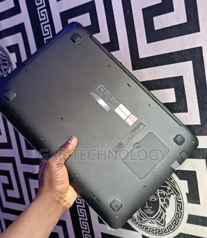 Laptop Asus R558UF 8GB Intel Core i3 HDD 1T