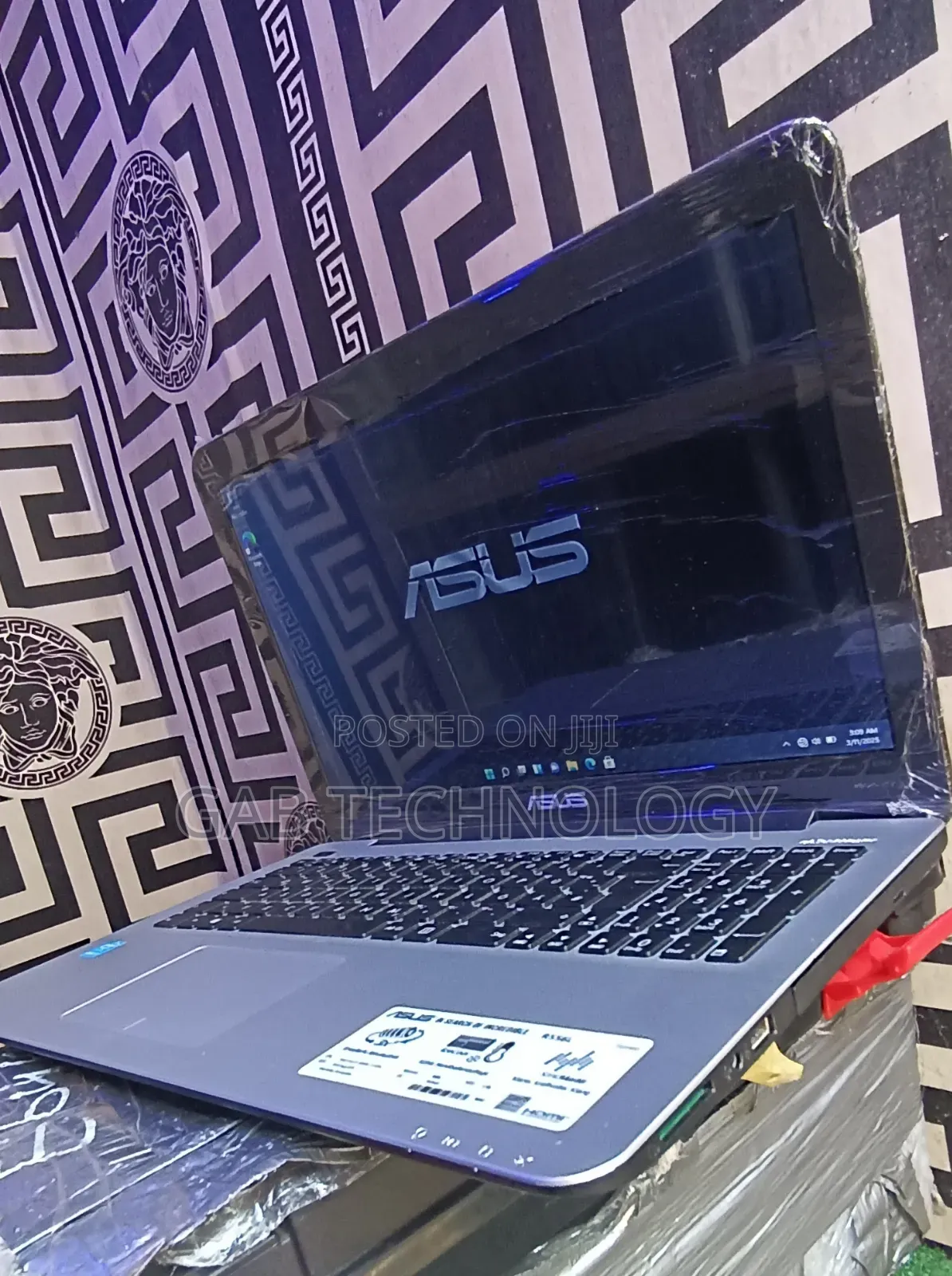 Laptop Asus R558UF 8GB Intel Core i3 HDD 1T
