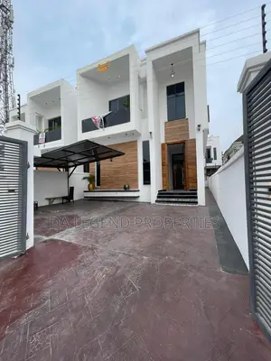 5bdrm Duplex in Chevron for sale