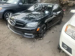Mercedes-Benz C300 2011 Black