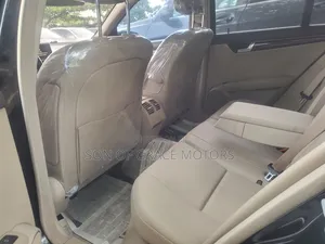 Mercedes-Benz C300 2011 Black