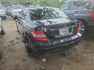 Mercedes-Benz C300 2011 Black