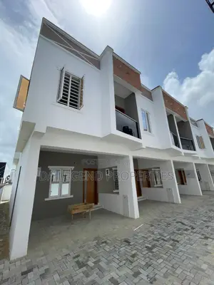3bdrm Duplex in Ikota for sale