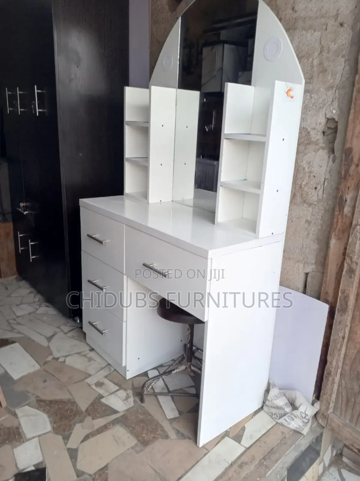 Quality Beautiful and Unique Dressing Table 002