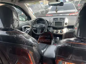 Toyota RAV4 2.5 Limited 2012 Red