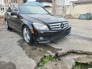Mercedes-Benz C300 2010 Black