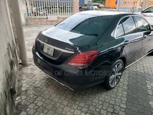 Mercedes-Benz C300 2017 Black