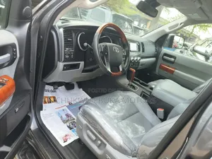 Toyota Sequoia Platinum 4x4 2020 Gray