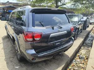 Toyota Sequoia Platinum 4x4 2020 Gray