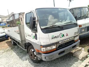 Mitsubishi Canter Truck White 1998