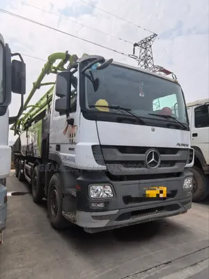 Foreign Used 2018 Zoomlion 56meters Benz Concrete Pump Truck