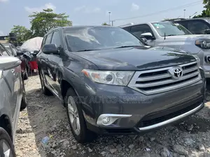 Toyota Highlander Limited 3.5l 4WD 2013 Gray