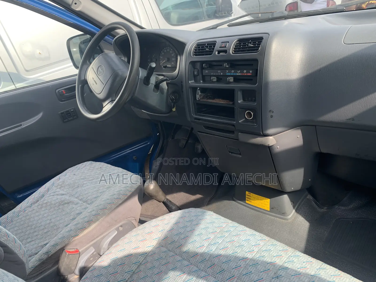 Toyota HiAce 2010 Blue