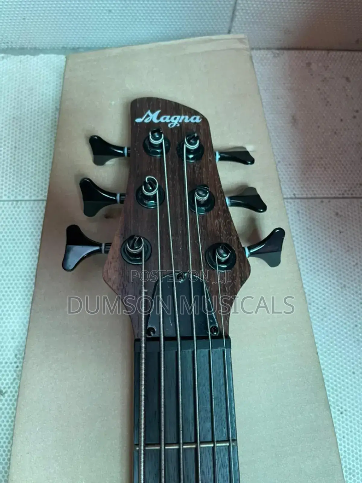 Professional 6 Strings Magna Active Guitar 