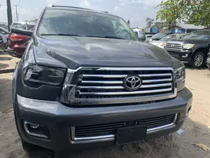 Toyota Sequoia Platinum 4x4 2020 Gray