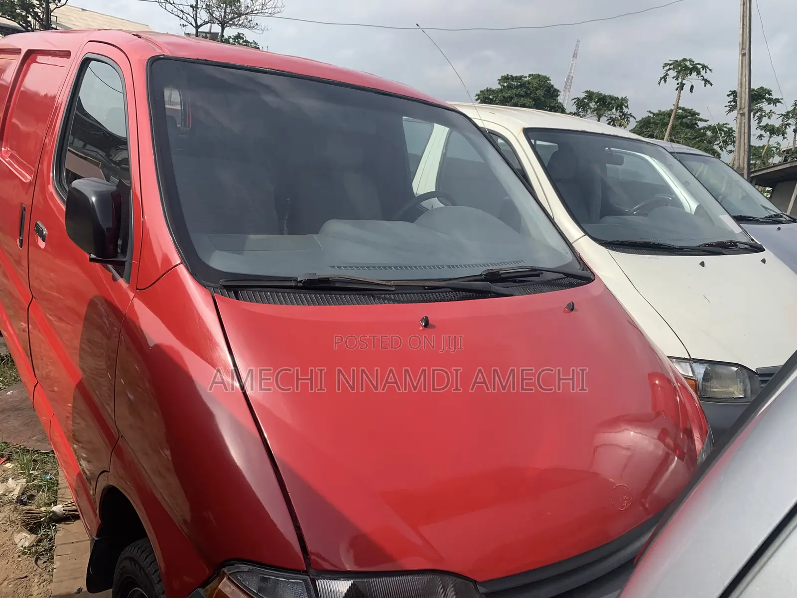 Toyota HiAce 2010 Red