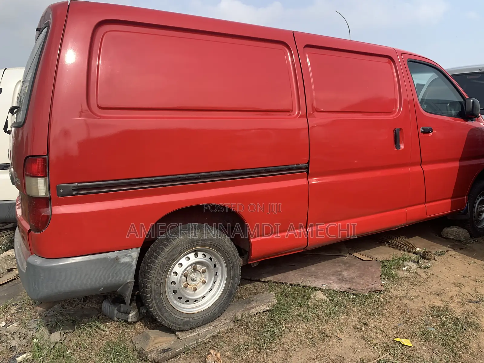 Toyota HiAce 2010 Red