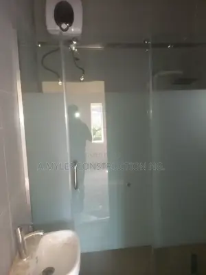 Shower Cubicle Qwaks
