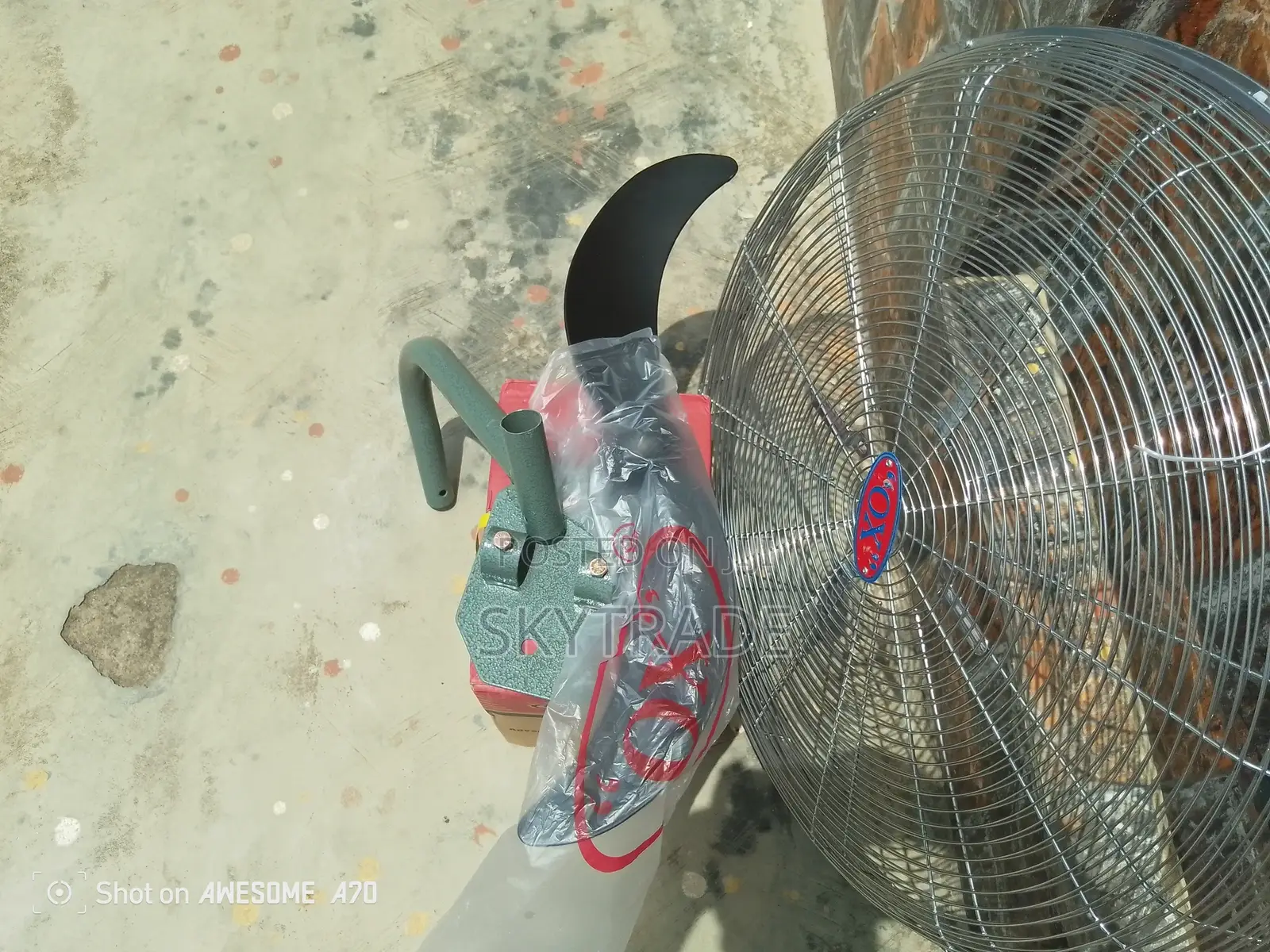 Quality 26" Ox Wall Fan With 2 Blade Iron Guard Net