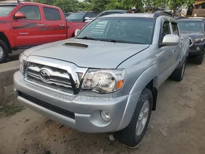 Toyota Tacoma Double Cab V6 2011 Silver