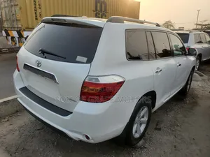 Toyota Highlander Limited 2010 White