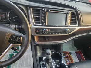 Toyota Highlander 2017 Silver