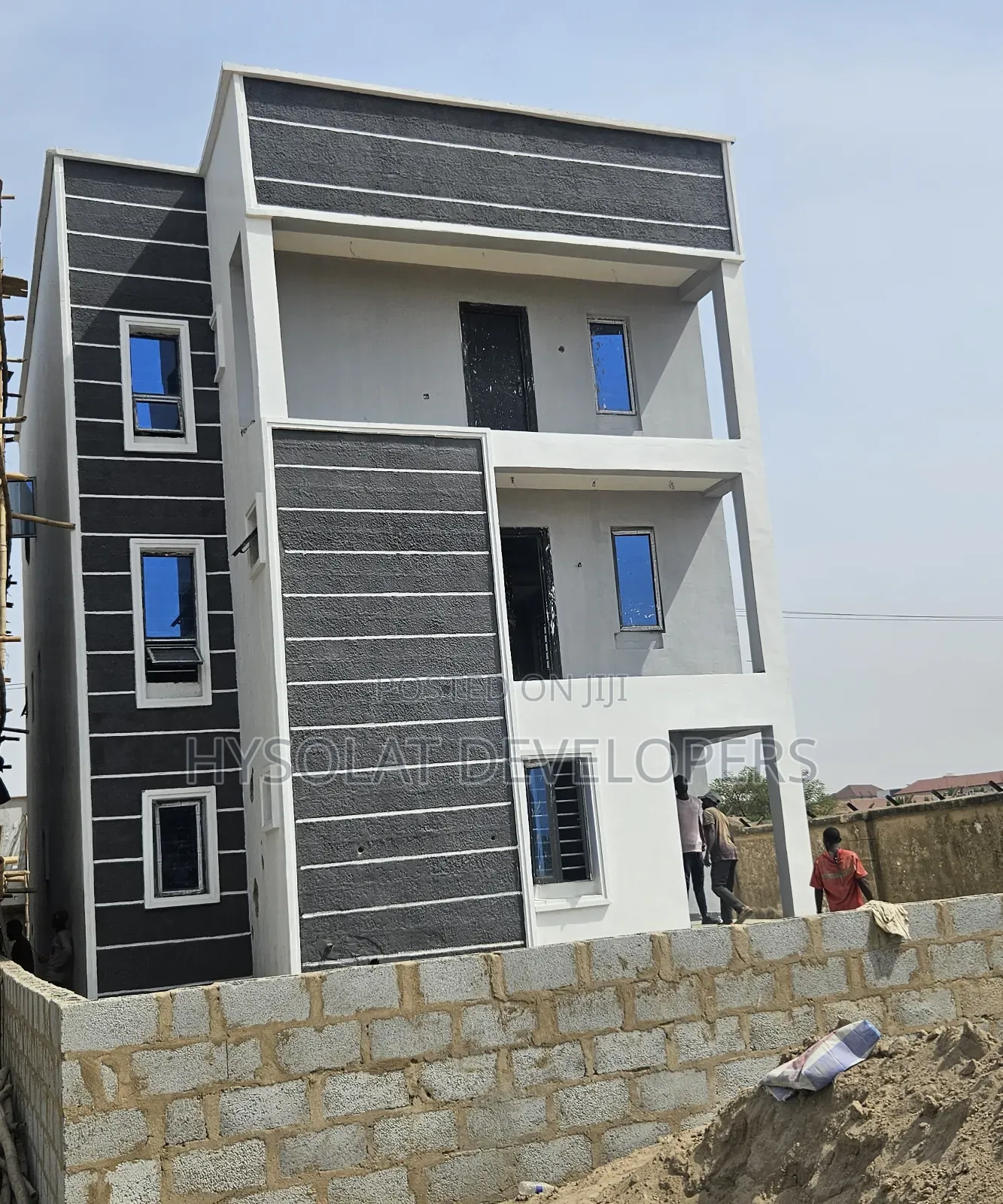 Furnished 5bdrm Maisonette in Hysolat Estate for sale