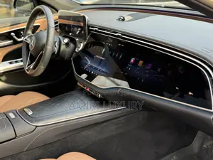 New Mercedes-Benz E350 2024 Blue