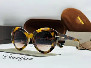 Photo - Tom Ford Women’S Classic Oversized Square Frame Sunshade