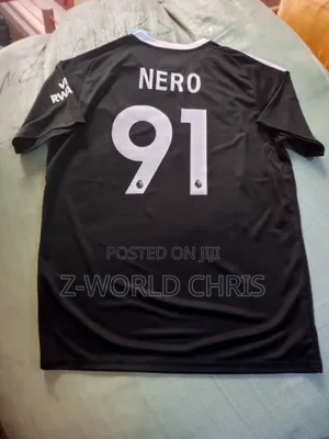 Manchester United Official Retro Black Jersey