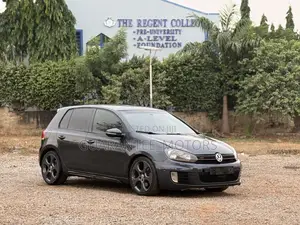 Photo - Volkswagen Golf 2012 Gray