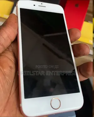 Photo - Apple iPhone 6s 64 GB Gold