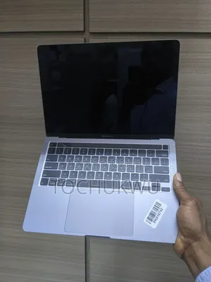 Laptop Apple MacBook Pro 2020 16GB Intel Core I7 SSD 1T