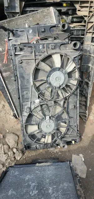 Radiator and Fan and Condenser. For. Lav4 014