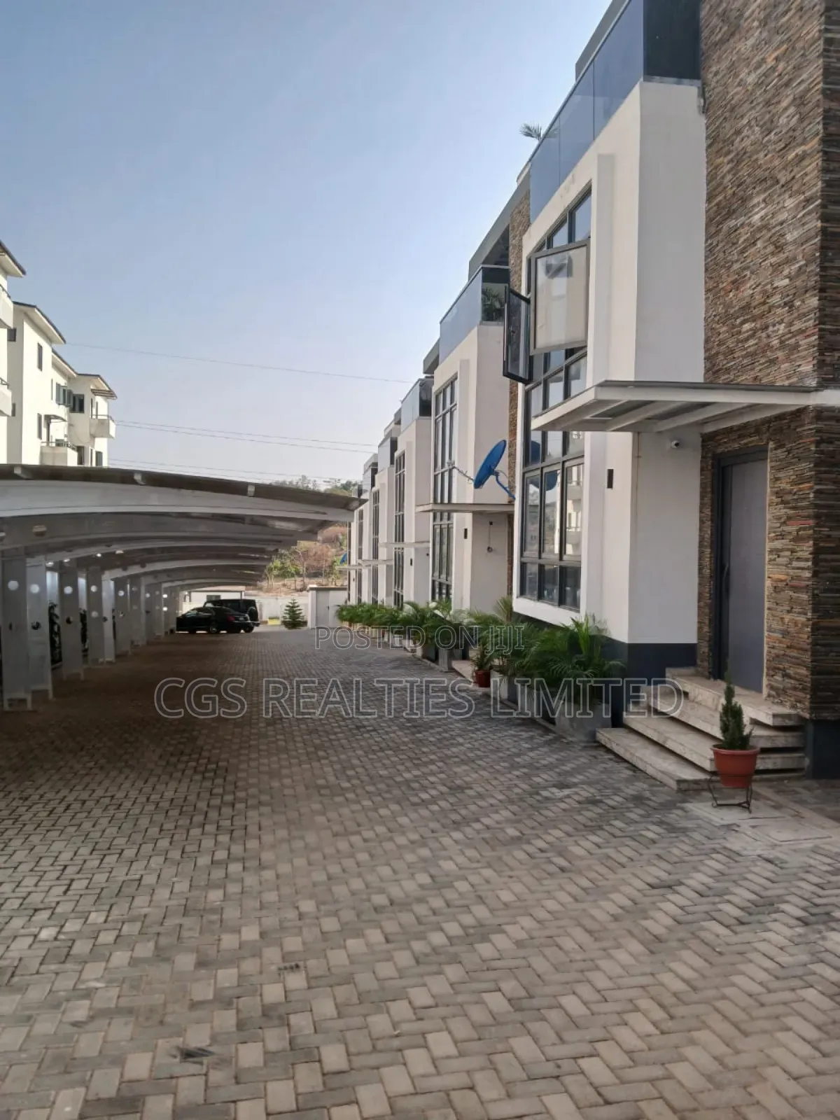 Furnished 5bdrm Duplex in Apo District for rent